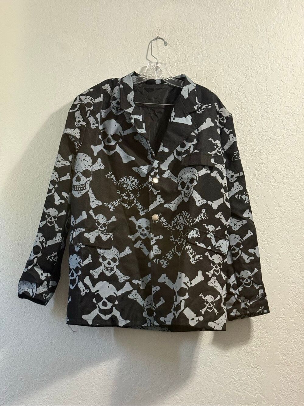 Spirit Halloween Costume SKULL & CROSS BONES Sport Jacket Men’s Adult Size M